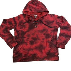 Hot topic sz XL black + red tie dye hooded sweatshirt lace up neck w pockets